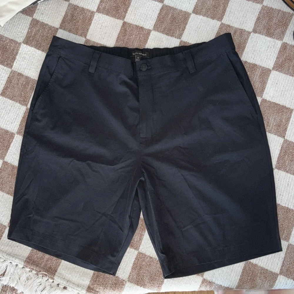 Banana Republic Men’s Performance Shorts Size 40